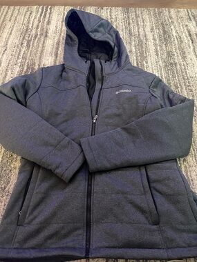 Womens grey Columbia jacket. Size xl